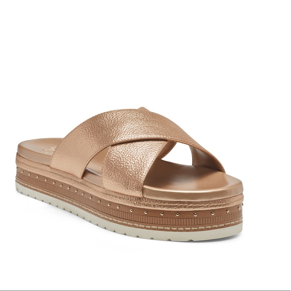 *NWT* ♡ Vince Camuto Slip On Platform Sandal​
